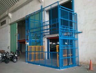 導軌式升降機
